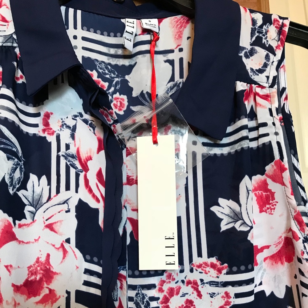 S Elle scallop Trim Blouse